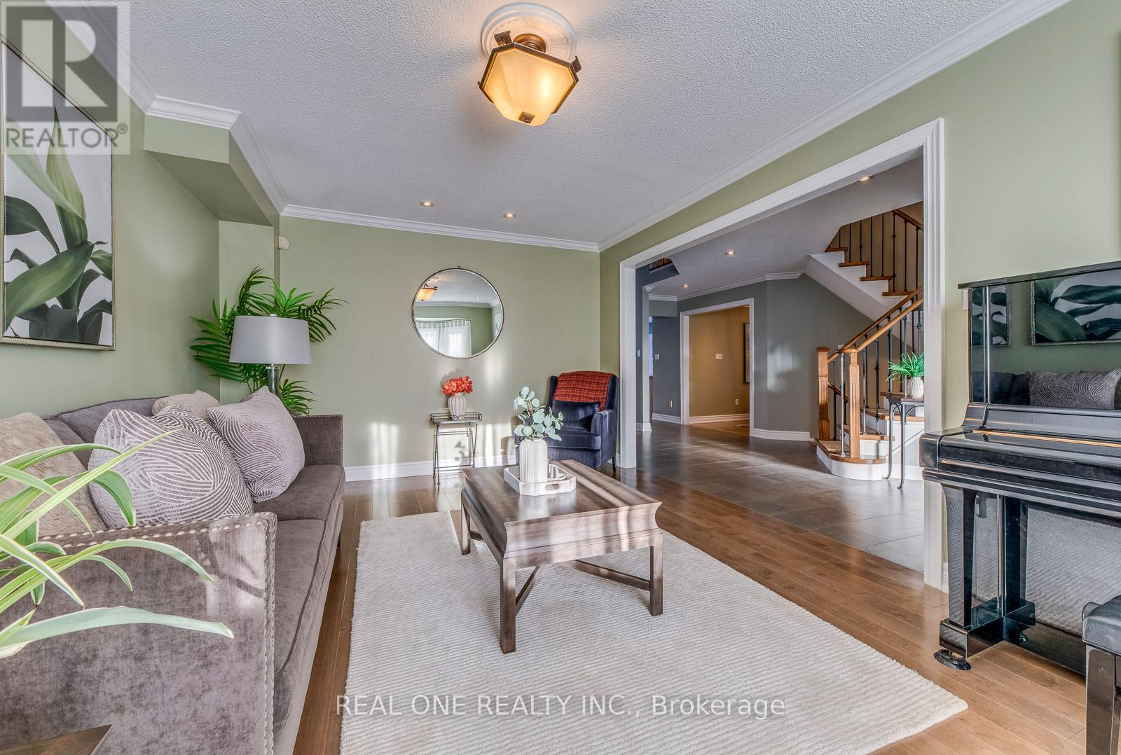 343 Northwood Drive, Oakville, Ontario  L6M 1M8 - Photo 7 - W12747780