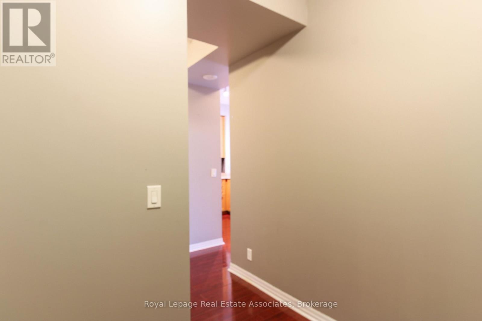 2208 - 3939 Duke Of York Boulevard, Mississauga, Ontario  L5B 4N2 - Photo 10 - W12747796