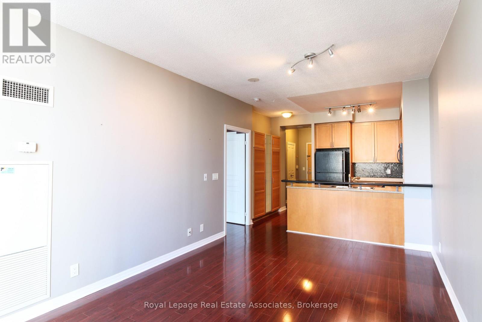 2208 - 3939 Duke Of York Boulevard, Mississauga, Ontario  L5B 4N2 - Photo 18 - W12747796