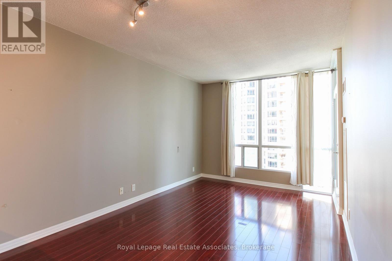 2208 - 3939 Duke Of York Boulevard, Mississauga, Ontario  L5B 4N2 - Photo 20 - W12747796