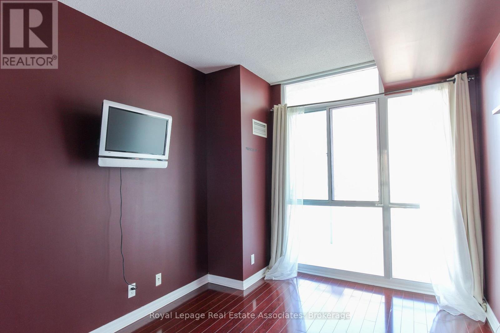 2208 - 3939 Duke Of York Boulevard, Mississauga, Ontario  L5B 4N2 - Photo 22 - W12747796