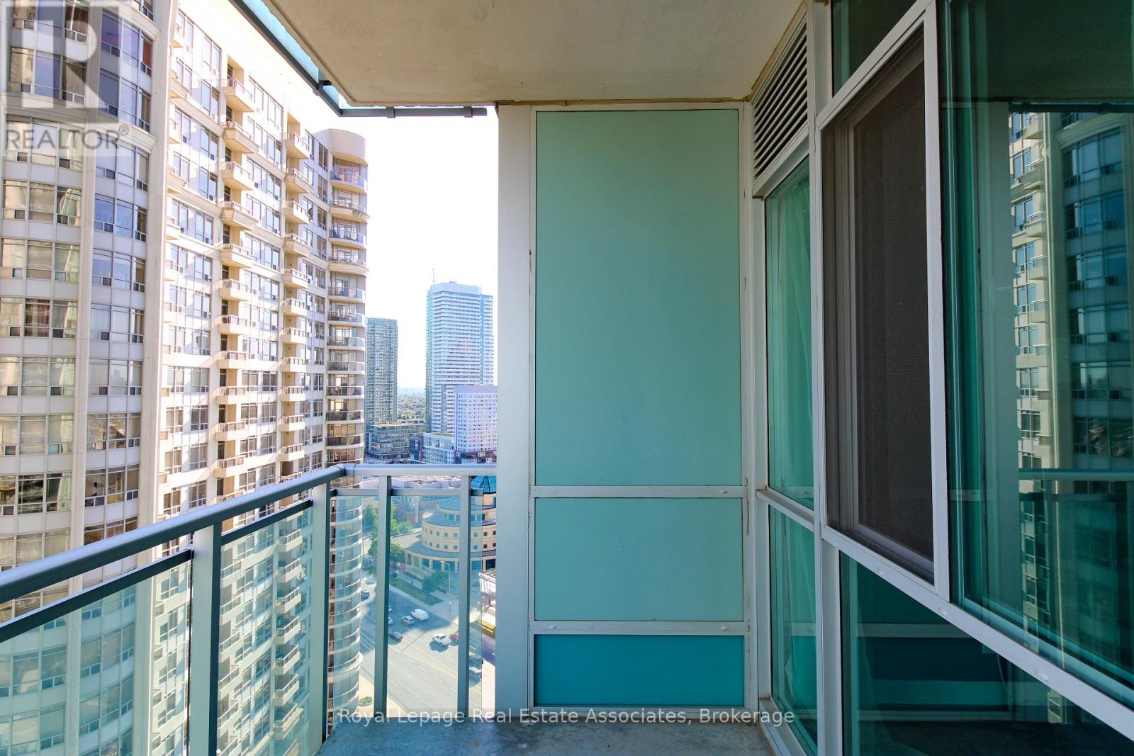 2208 - 3939 Duke Of York Boulevard, Mississauga, Ontario  L5B 4N2 - Photo 27 - W12747796