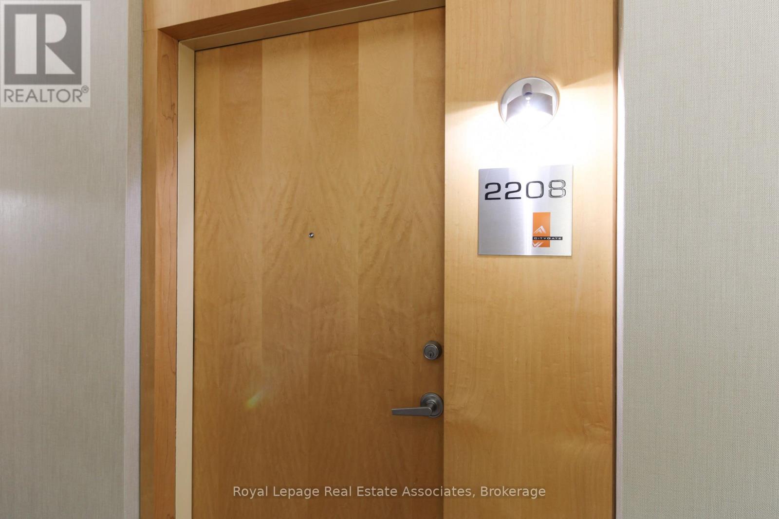 2208 - 3939 Duke Of York Boulevard, Mississauga, Ontario  L5B 4N2 - Photo 5 - W12747796