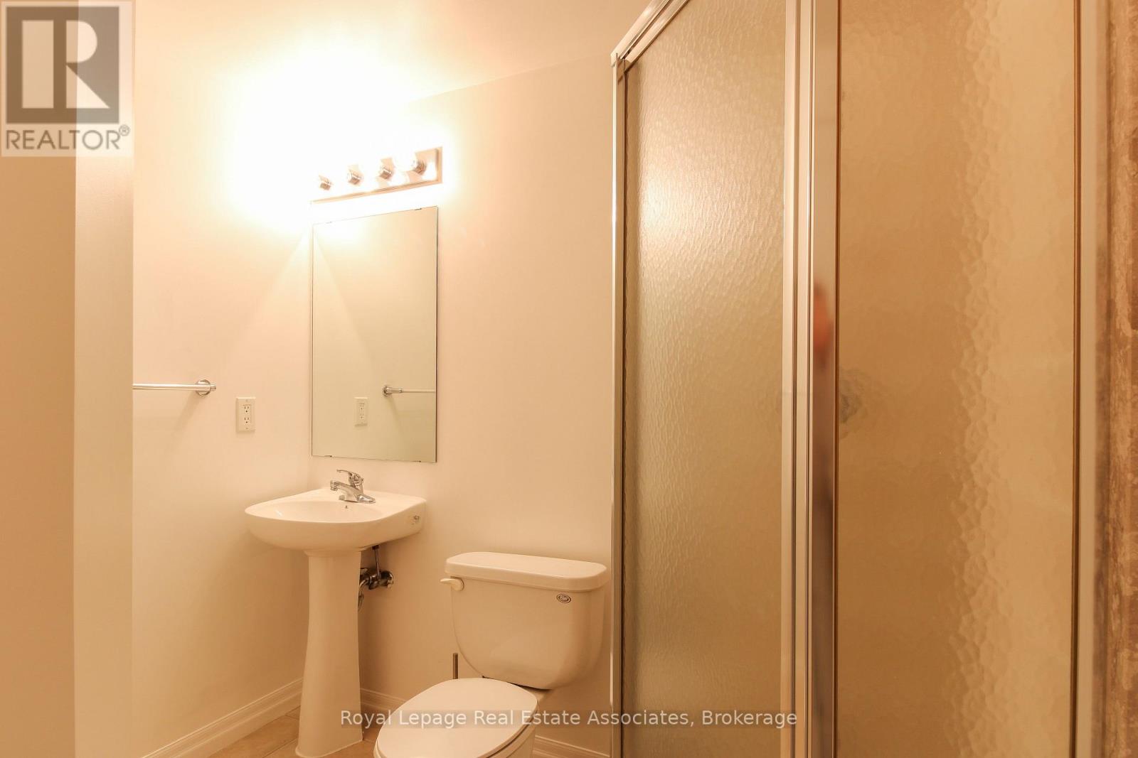 2208 - 3939 Duke Of York Boulevard, Mississauga, Ontario  L5B 4N2 - Photo 8 - W12747796