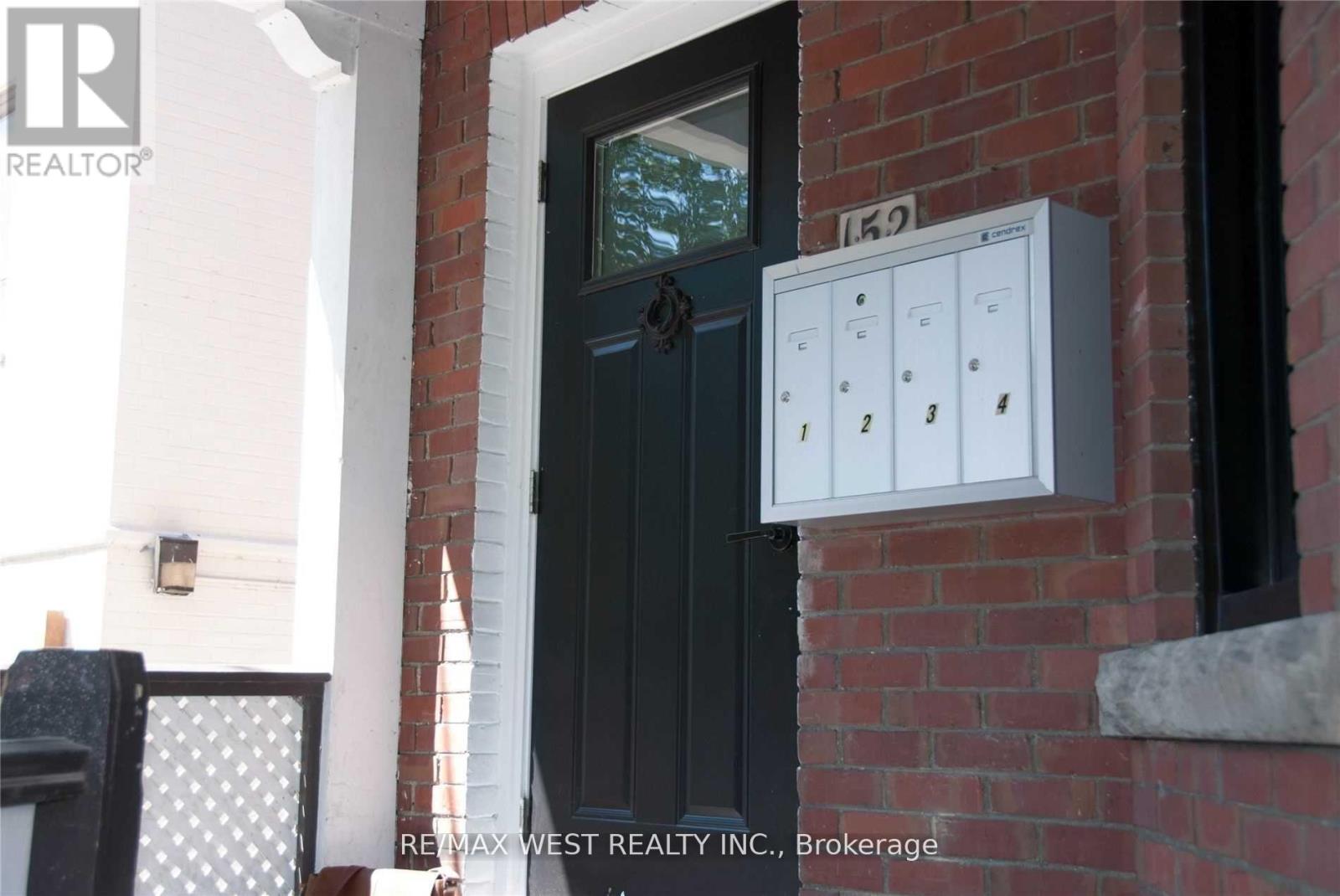 4 - 152 Dowling Avenue, Toronto, Ontario  M6K 3A6 - Photo 11 - W12747802