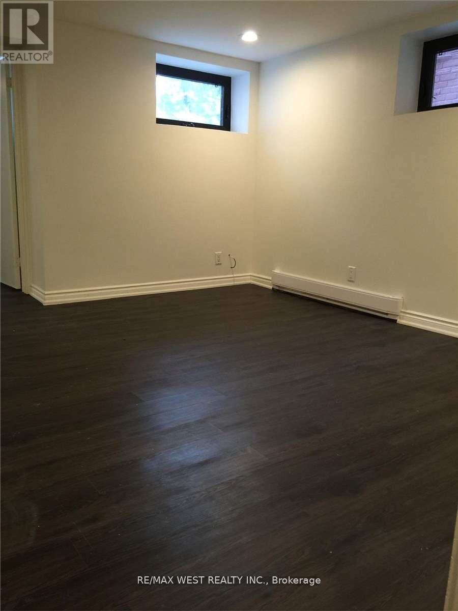 4 - 152 Dowling Avenue, Toronto, Ontario  M6K 3A6 - Photo 6 - W12747802