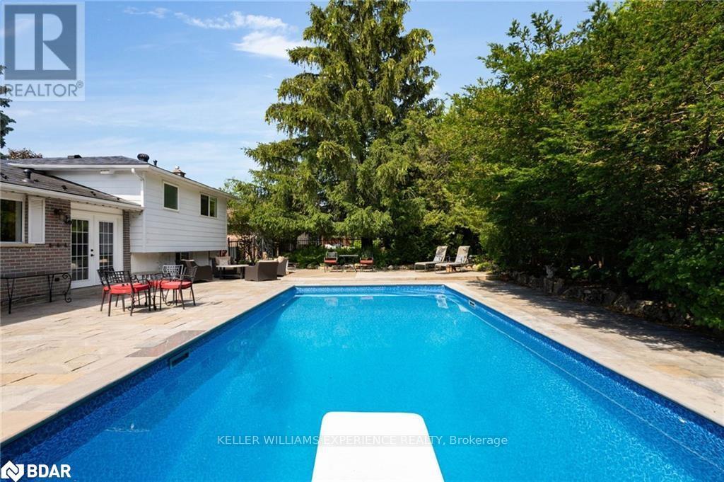 28 Larry Street, Caledon, Ontario  L7C 1K8 - Photo 18 - W12747840