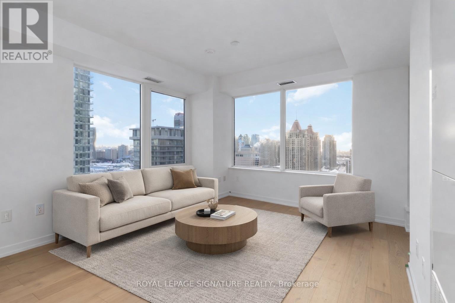 2004 - 395 SQUARE ONE DRIVE, Mississauga, Ontario