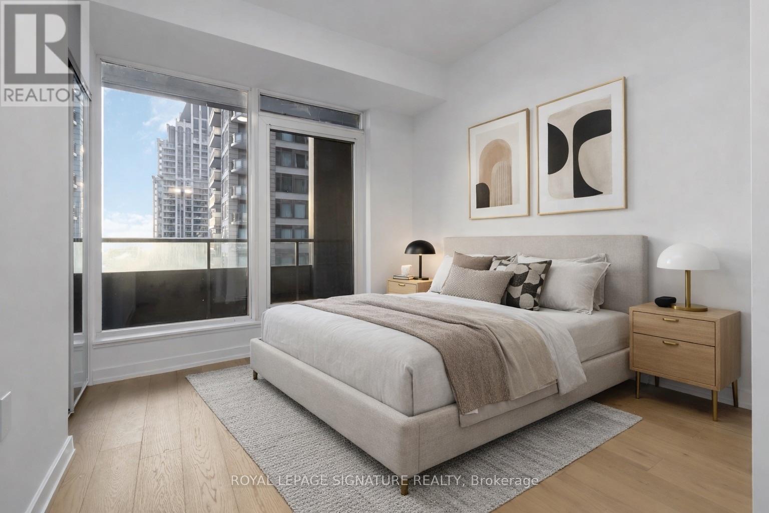 2004 - 395 Square One Drive, Mississauga, Ontario  L5B 0P6 - Photo 11 - W12747884