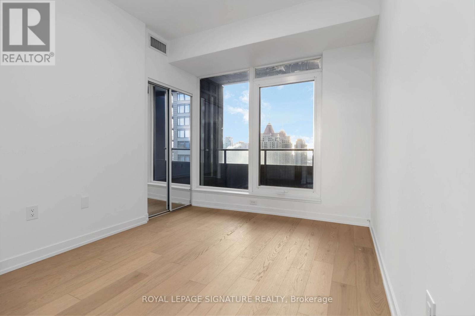 2004 - 395 Square One Drive, Mississauga, Ontario  L5B 0P6 - Photo 12 - W12747884