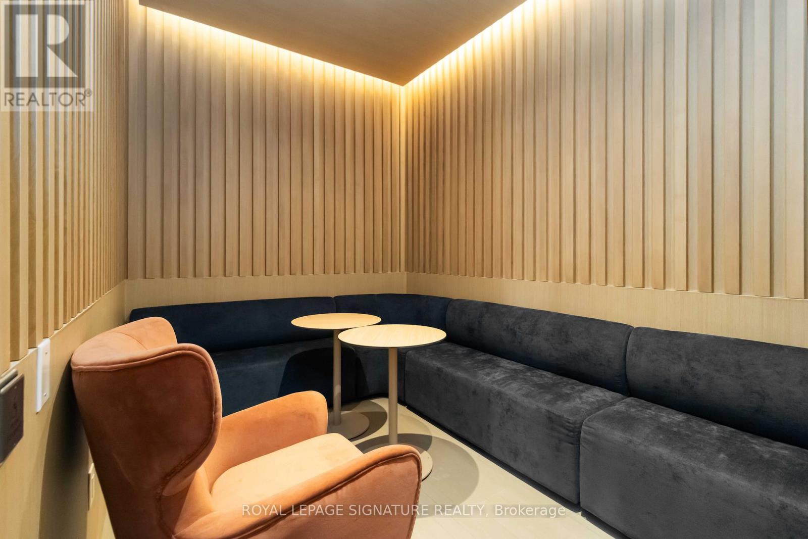 2004 - 395 Square One Drive, Mississauga, Ontario  L5B 0P6 - Photo 23 - W12747884