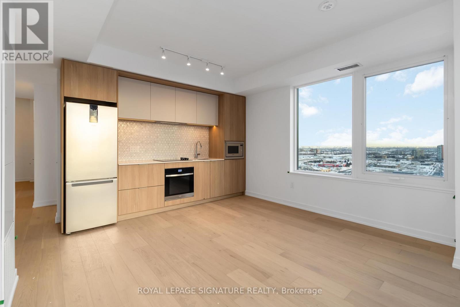 2004 - 395 Square One Drive, Mississauga, Ontario  L5B 0P6 - Photo 5 - W12747884