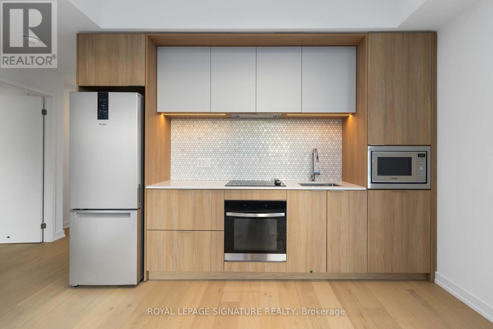 2004 - 395 Square One Drive, Mississauga, Ontario  L5B 0P6 - Photo 6 - W12747884