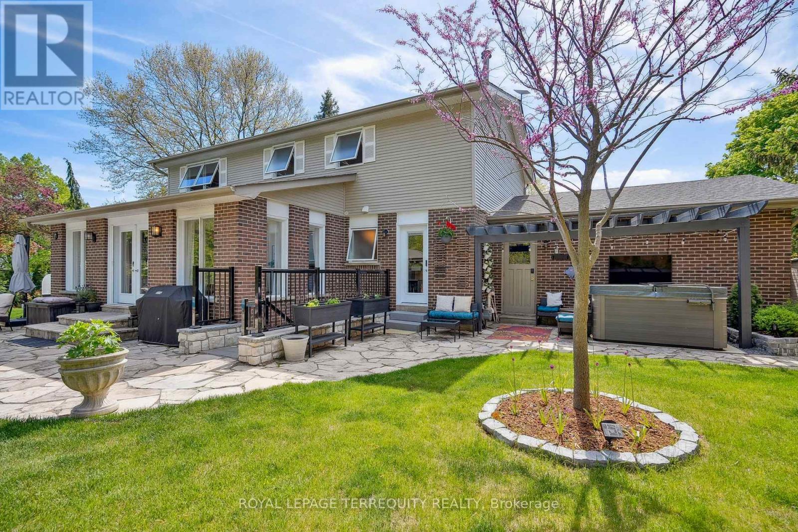 219 Valleyview Court, Oakville, Ontario  L6L 5H9 - Photo 44 - W12747962