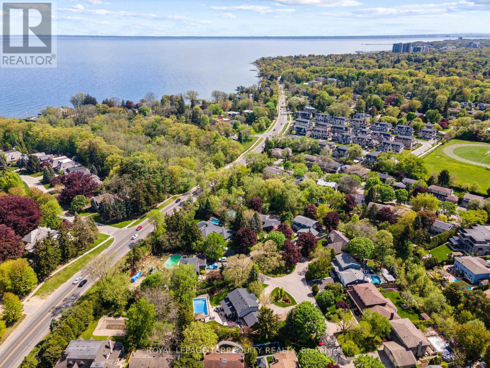 219 Valleyview Court, Oakville, Ontario  L6L 5H9 - Photo 48 - W12747962