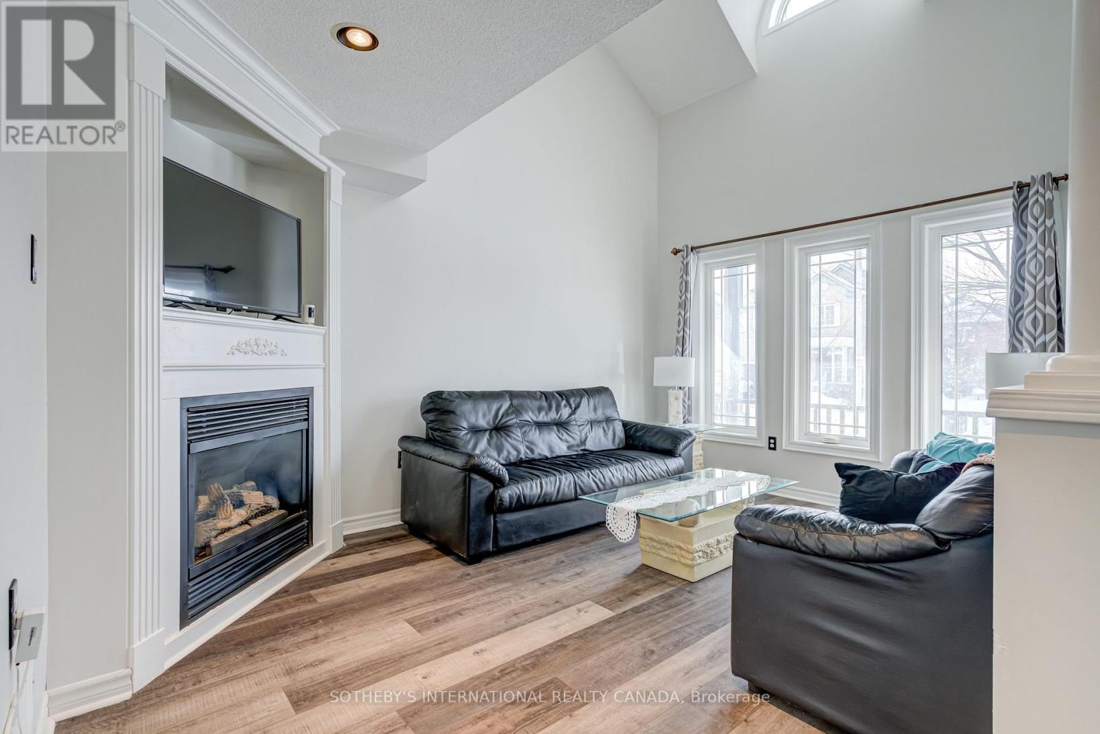 103 Giraffe Avenue, Brampton, Ontario  L6R 1Z2 - Photo 4 - W12747984