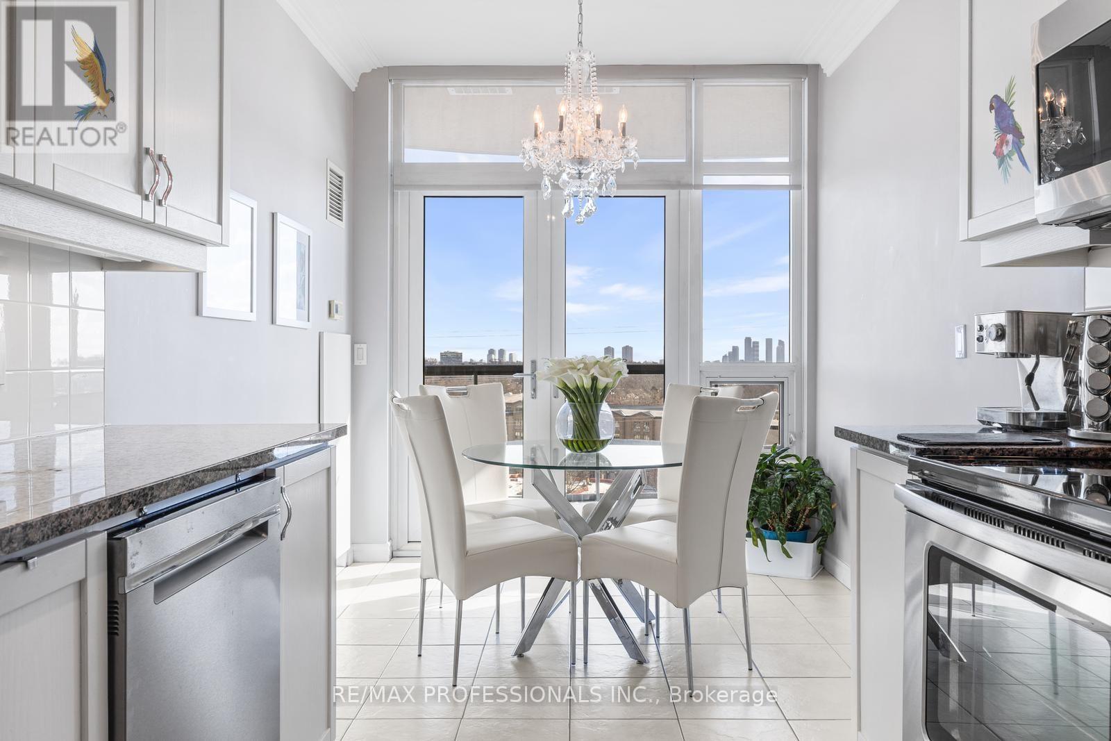 903 - 1135 Royal York Road, Toronto, Ontario  M9A 0C3 - Photo 4 - W12747988