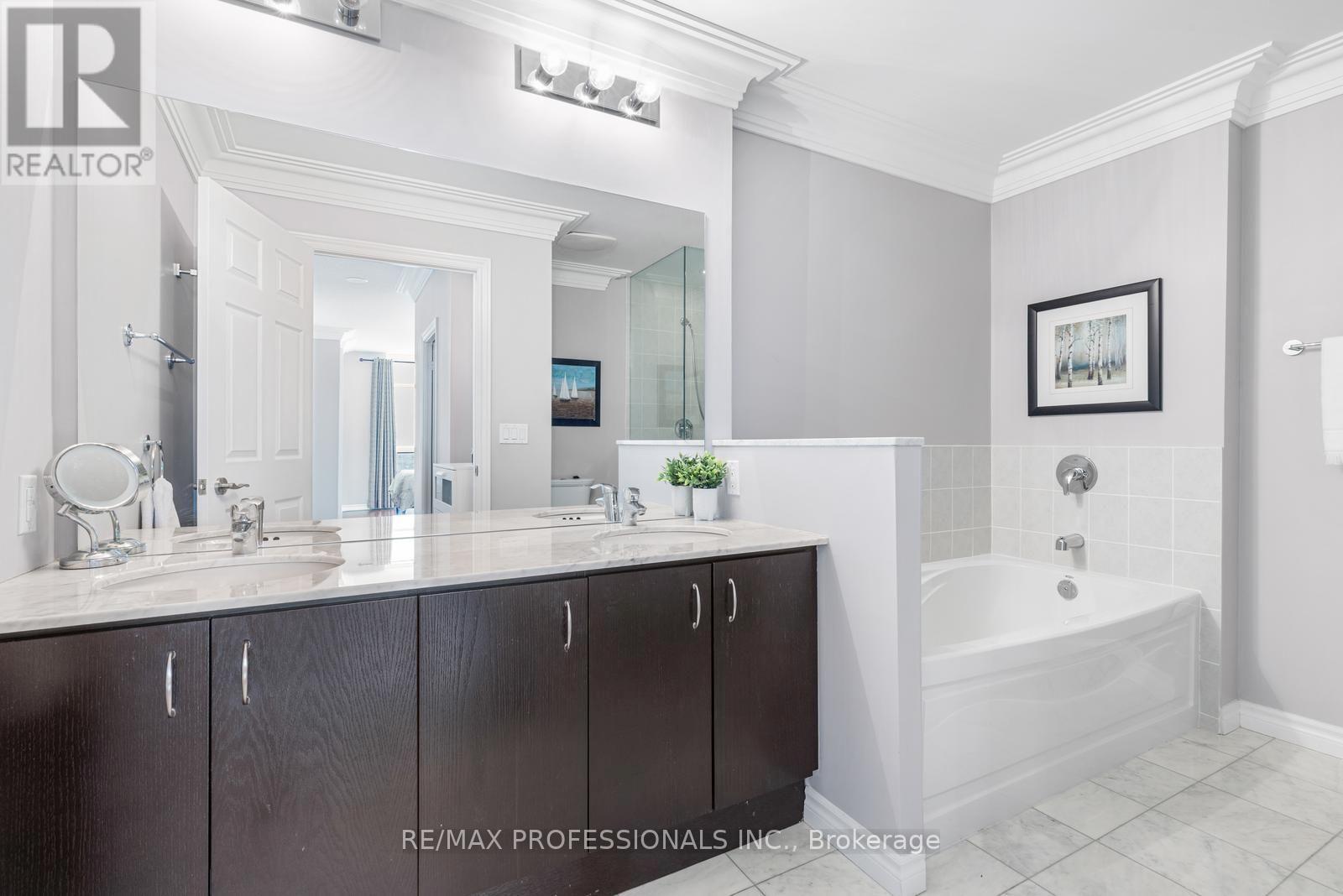 903 - 1135 Royal York Road, Toronto, Ontario  M9A 0C3 - Photo 7 - W12747988