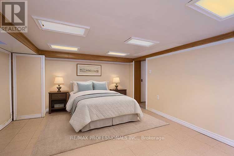 87 Humberview Road, Toronto, Ontario  M6S 1W9 - Photo 28 - W12748016