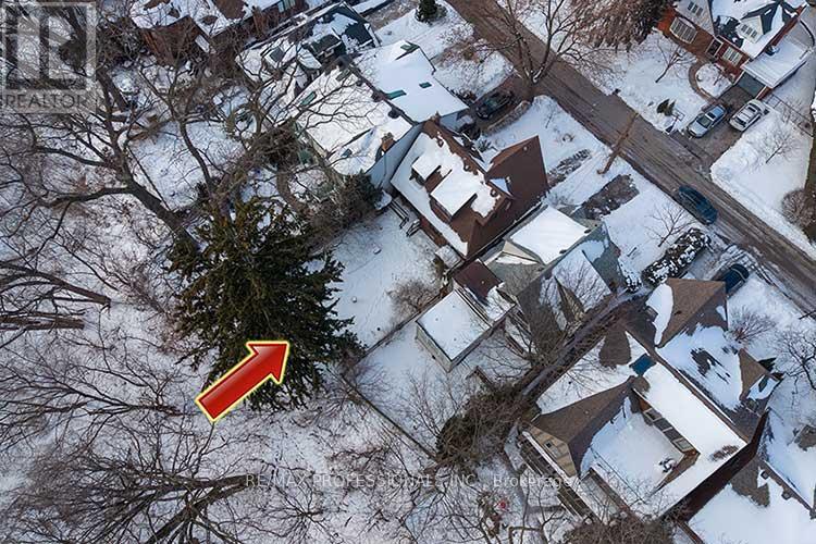 87 Humberview Road, Toronto, Ontario  M6S 1W9 - Photo 34 - W12748016