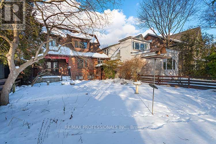 87 Humberview Road, Toronto, Ontario  M6S 1W9 - Photo 38 - W12748016