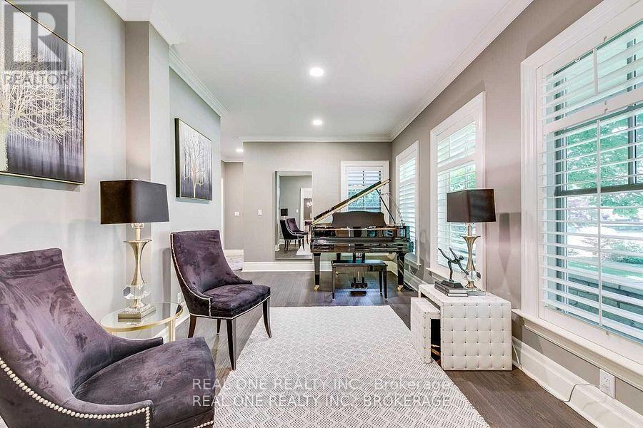 249 Poplar Drive, Oakville, Ontario  L6J 4C7 - Photo 11 - W12748034