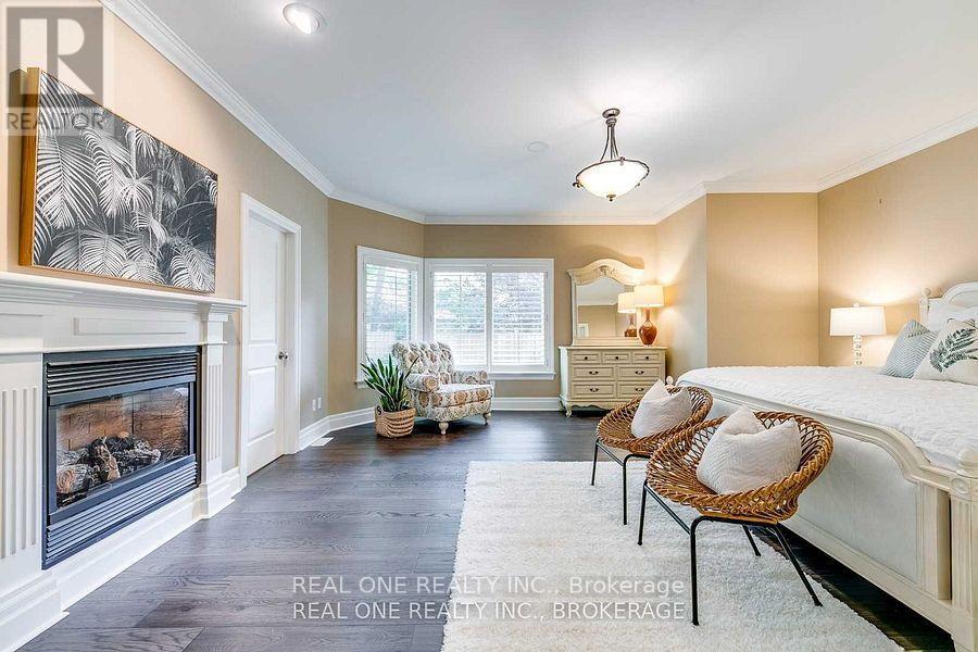 249 Poplar Drive, Oakville, Ontario  L6J 4C7 - Photo 17 - W12748034