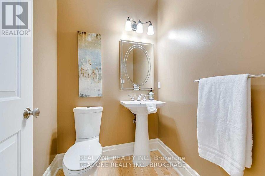 249 Poplar Drive, Oakville, Ontario  L6J 4C7 - Photo 19 - W12748034