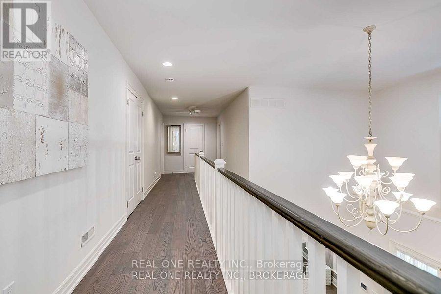 249 Poplar Drive, Oakville, Ontario  L6J 4C7 - Photo 21 - W12748034