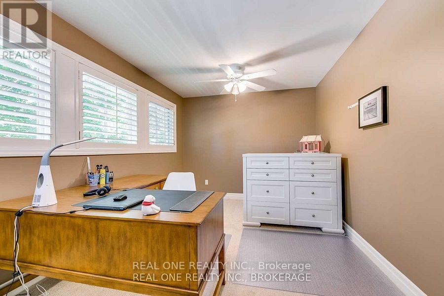 249 Poplar Drive, Oakville, Ontario  L6J 4C7 - Photo 27 - W12748034