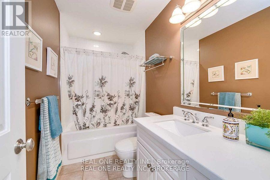 249 Poplar Drive, Oakville, Ontario  L6J 4C7 - Photo 28 - W12748034