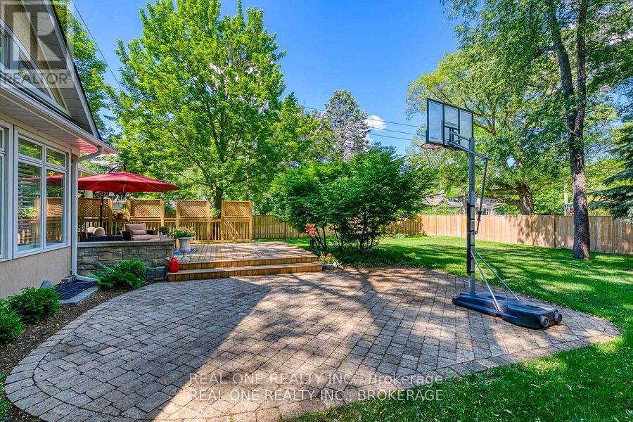 249 Poplar Drive, Oakville, Ontario  L6J 4C7 - Photo 38 - W12748034