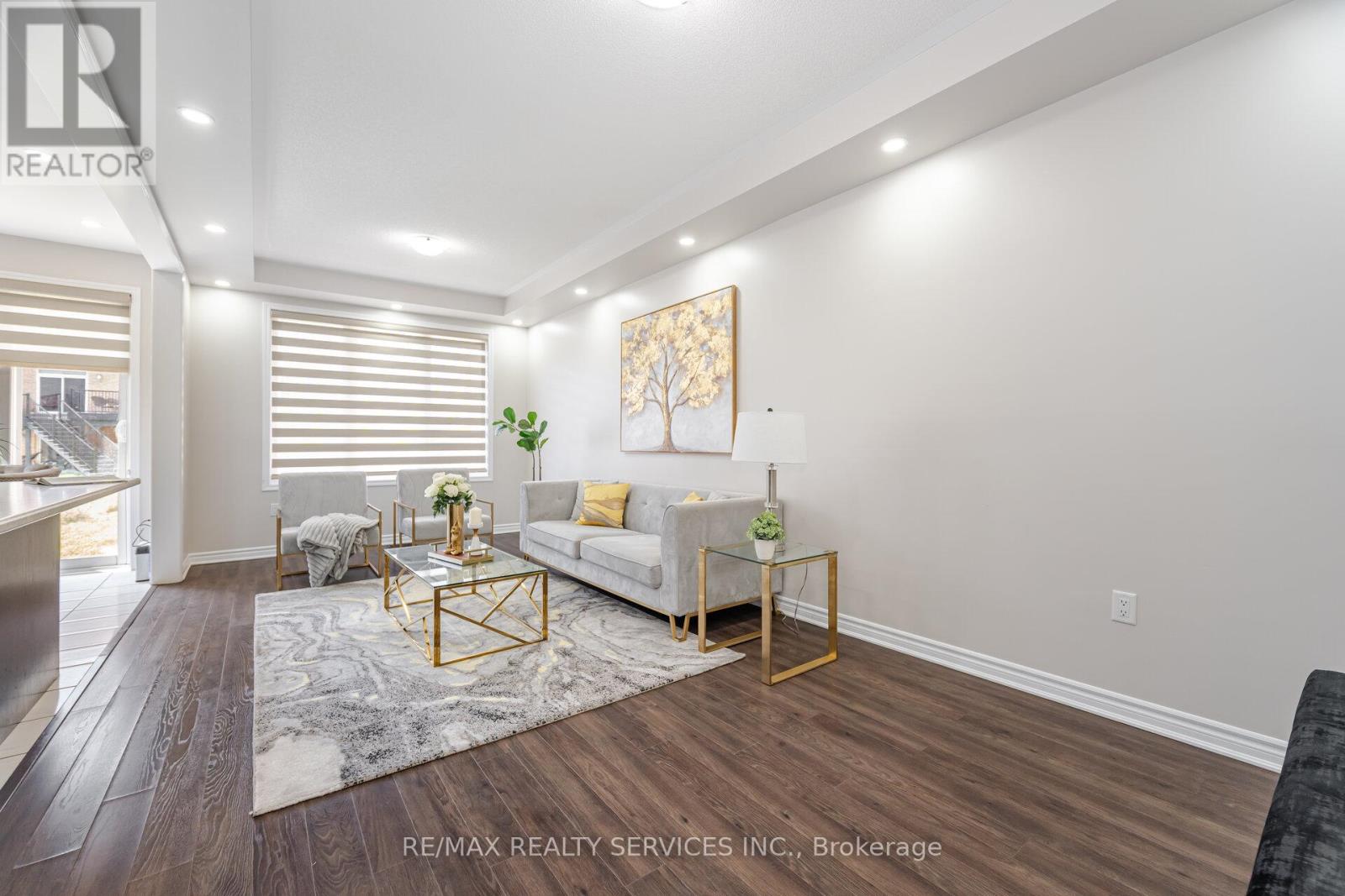 27 Phyllis Drive, Caledon, Ontario  L7C 4E3 - Photo 7 - W12748124