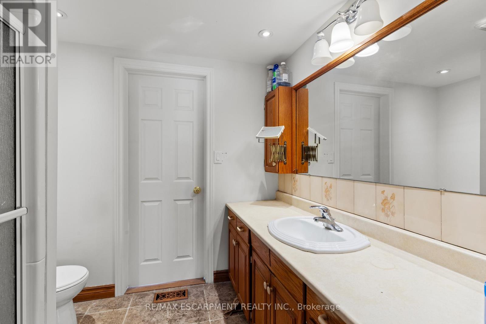 20 Carlisle Road, Hamilton, Ontario  L8B 1C9 - Photo 30 - X12747800