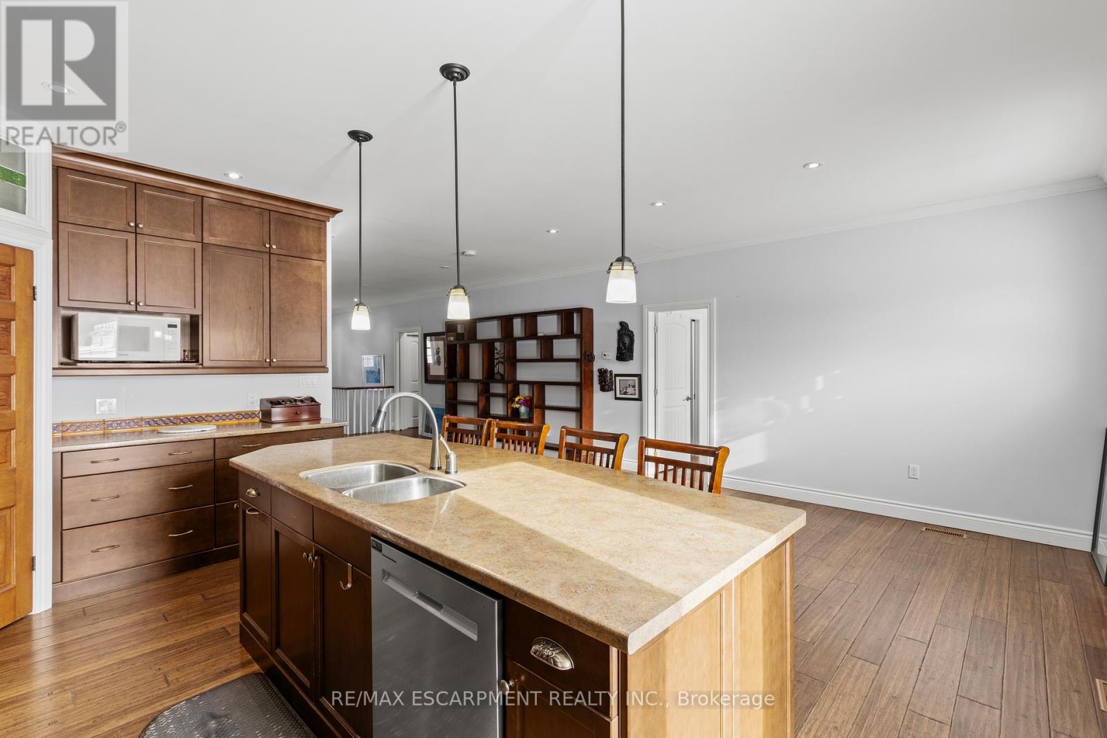 20 Carlisle Road, Hamilton, Ontario  L8B 1C9 - Photo 8 - X12747800