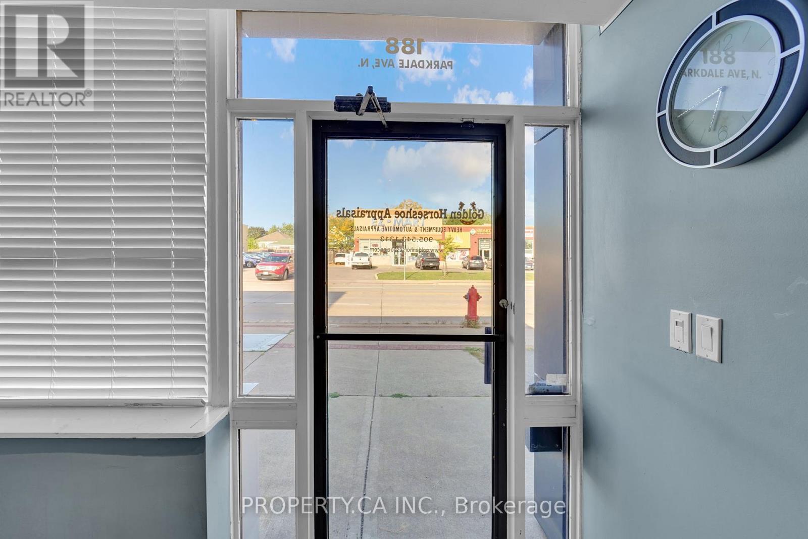 188 Parkdale Avenue N, Hamilton, Ontario  L8H 5X2 - Photo 2 - X12747900