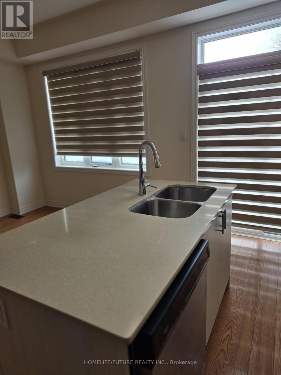 318 Okanagan Path, Oshawa, Ontario  L1H 0A7 - Photo 19 - E12697906