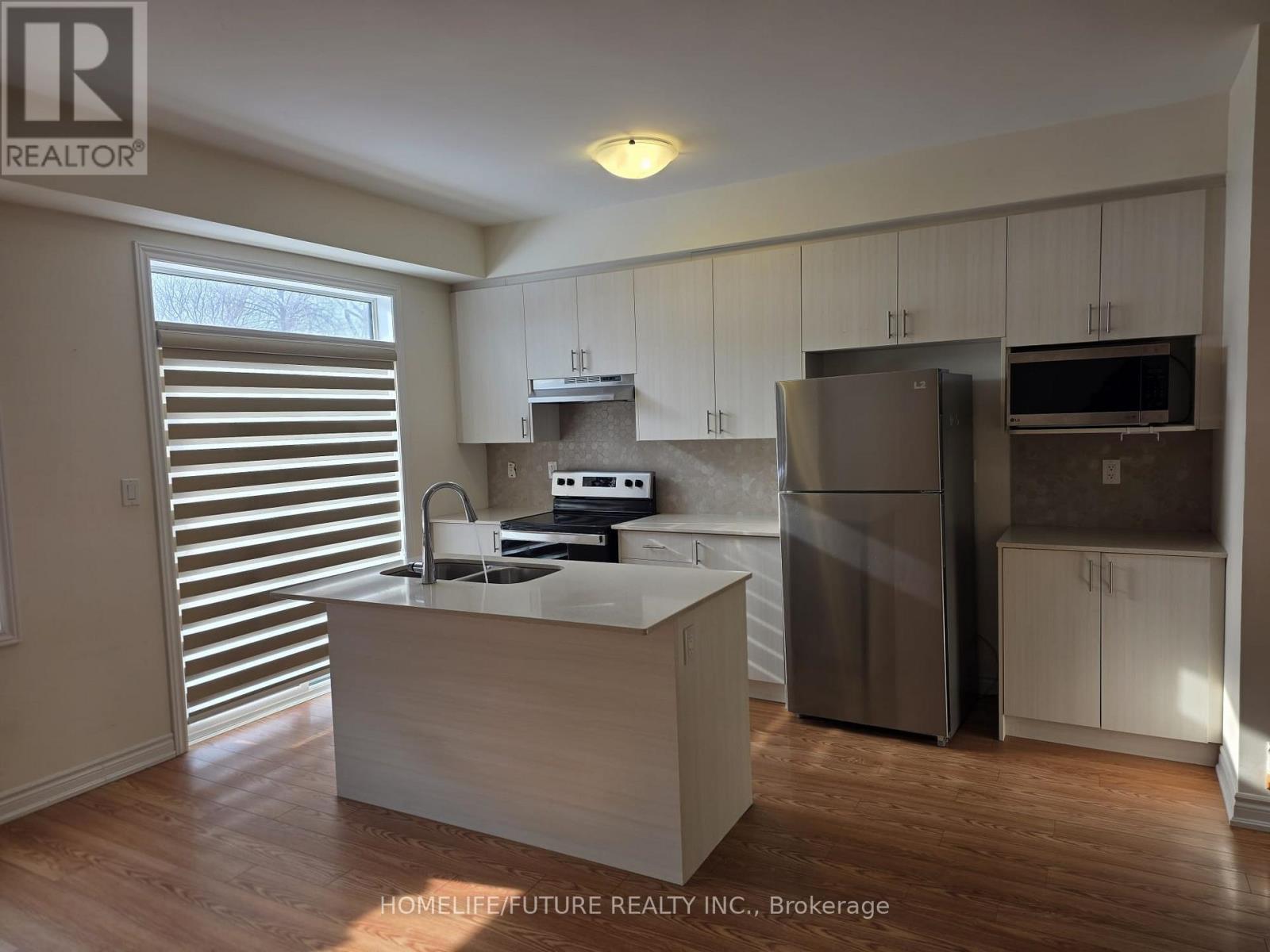 318 Okanagan Path, Oshawa, Ontario  L1H 0A7 - Photo 5 - E12697906