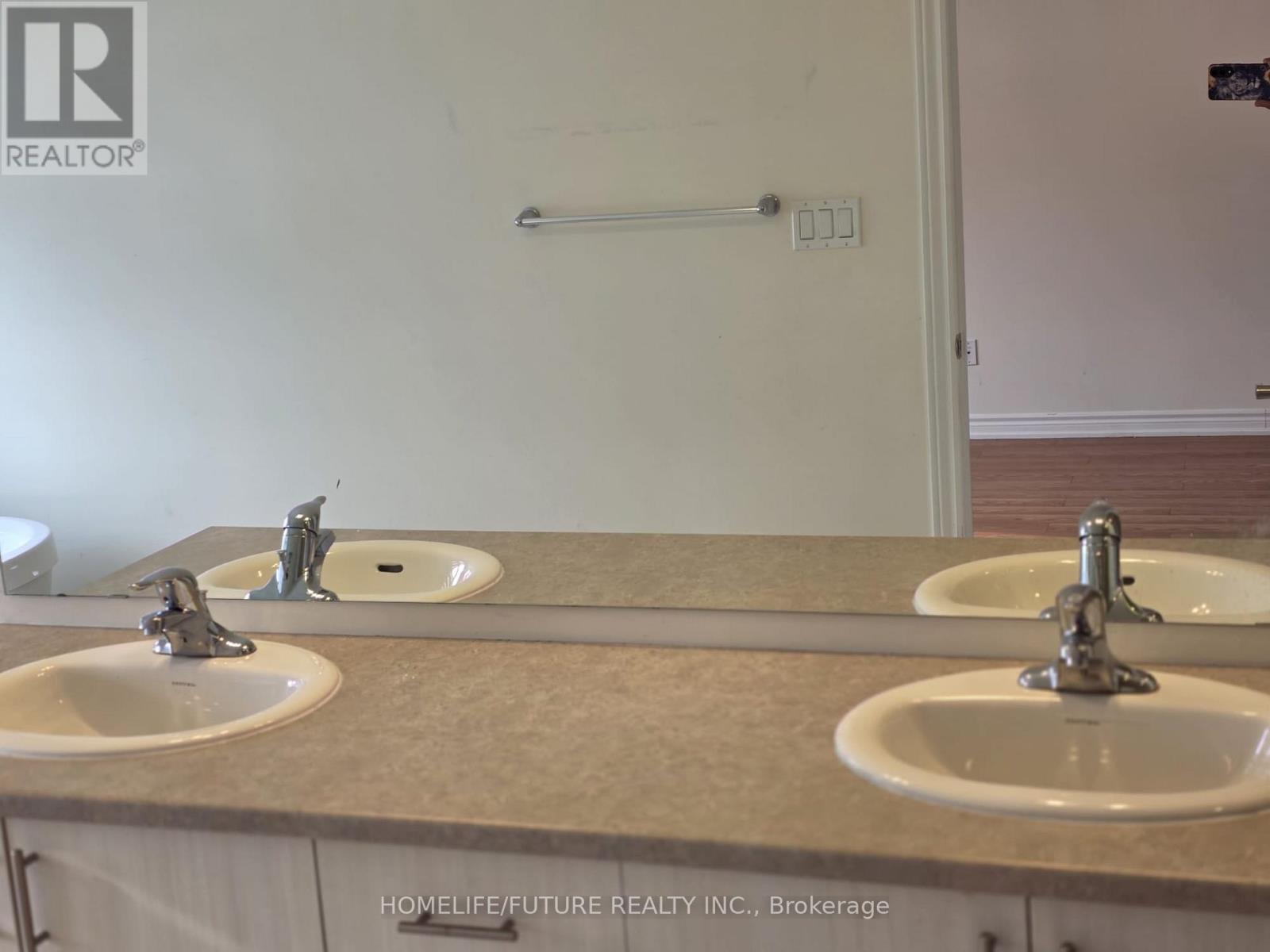 318 Okanagan Path, Oshawa, Ontario  L1H 0A7 - Photo 8 - E12697906