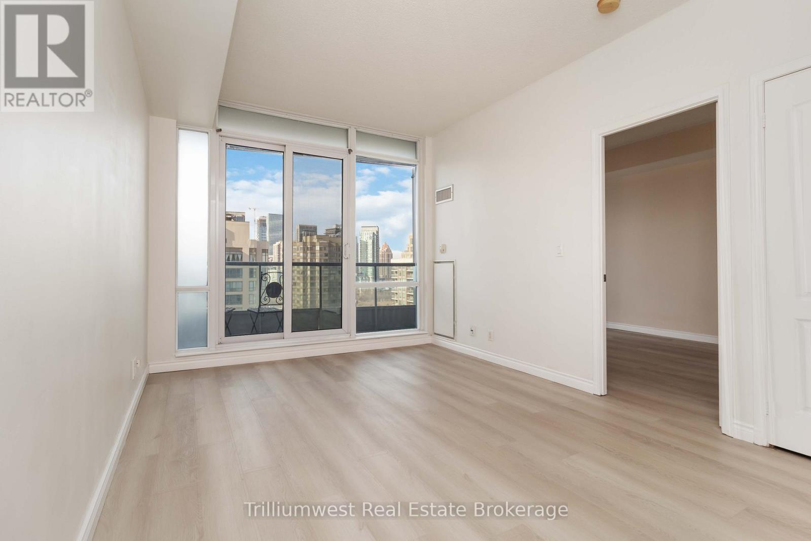 2306 - 1 Elm Drive W, Mississauga (City Centre), Ontario  L5B 4M1 - Photo 10 - W12748260