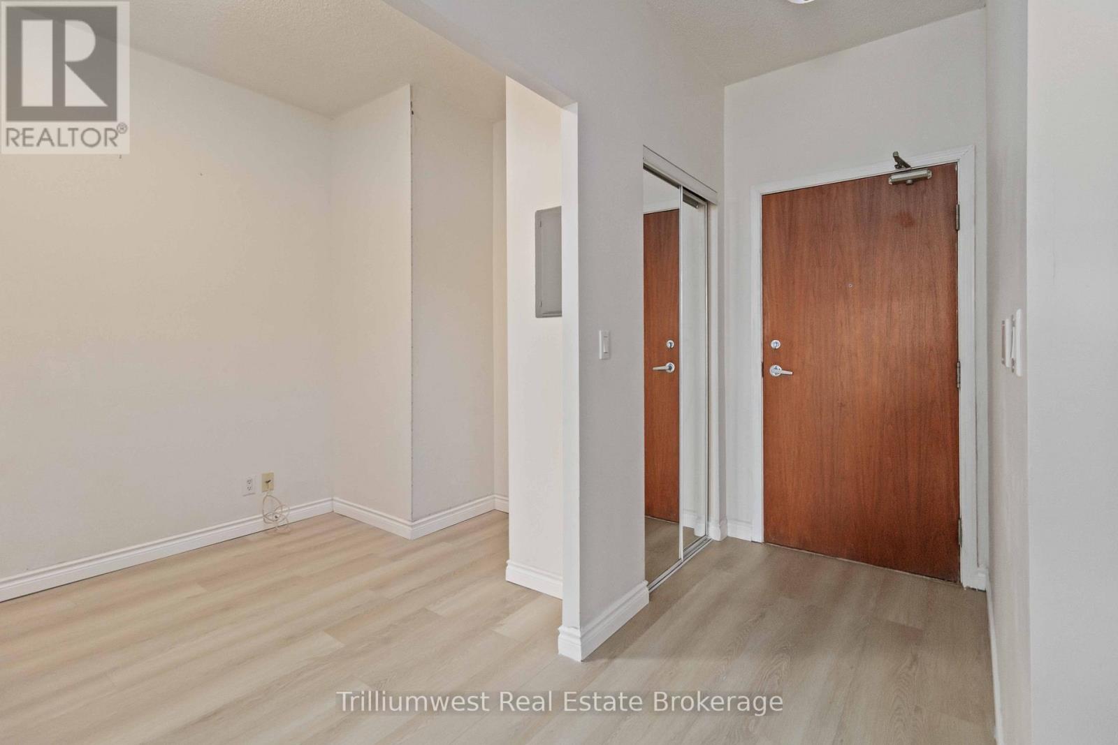 2306 - 1 Elm Drive W, Mississauga (City Centre), Ontario  L5B 4M1 - Photo 6 - W12748260