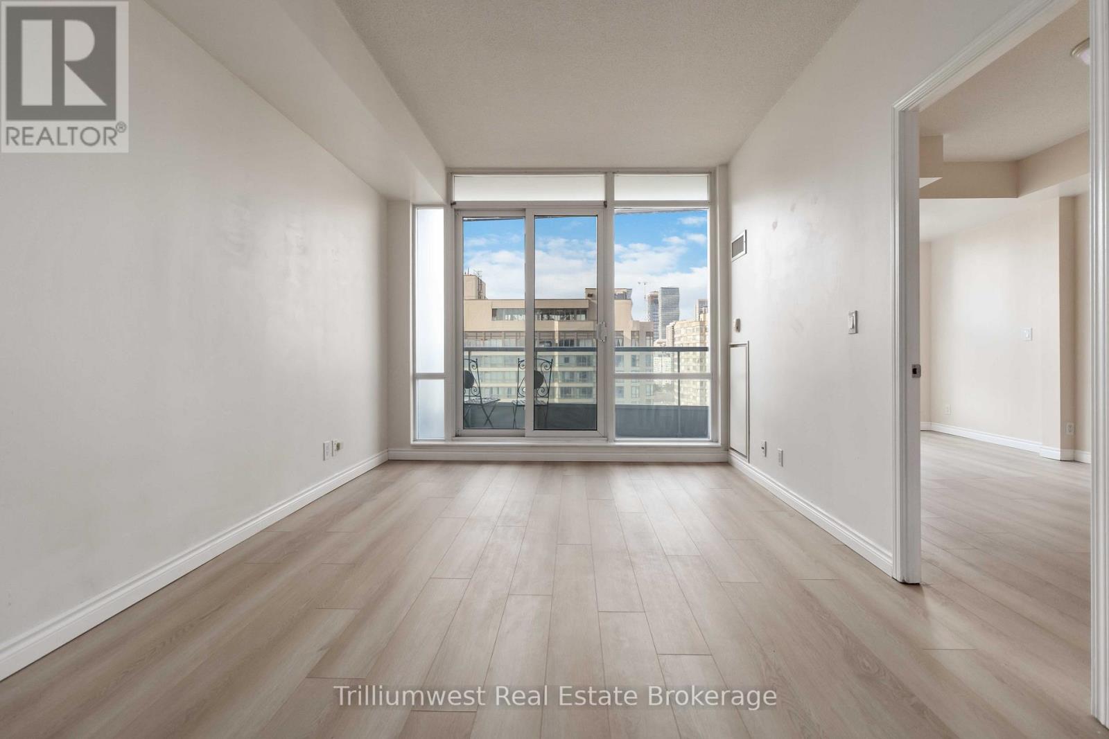 2306 - 1 Elm Drive W, Mississauga (City Centre), Ontario  L5B 4M1 - Photo 8 - W12748260