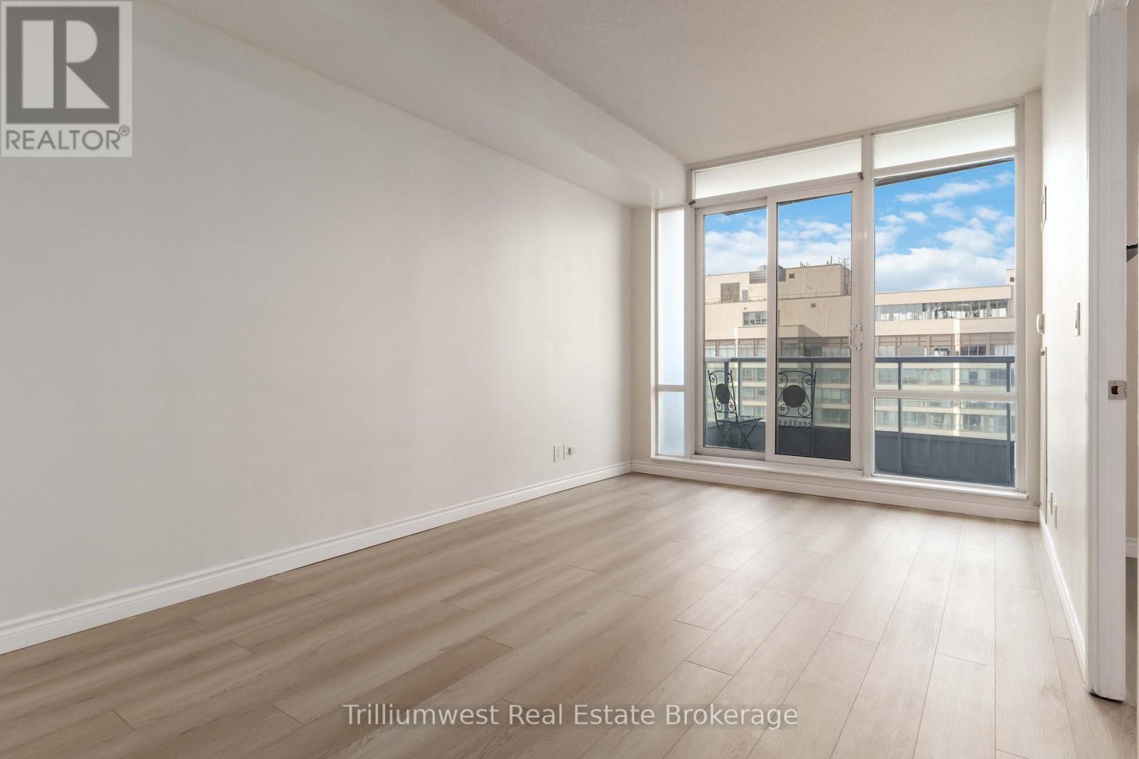 2306 - 1 Elm Drive W, Mississauga (City Centre), Ontario  L5B 4M1 - Photo 9 - W12748260