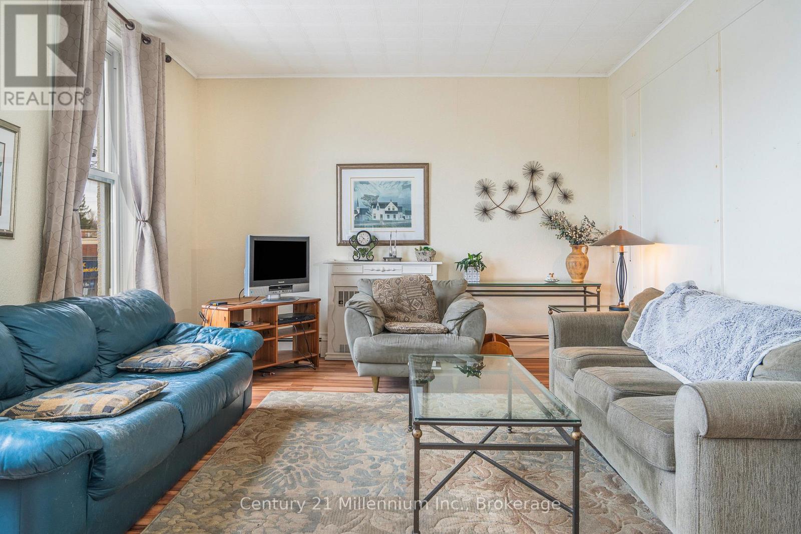 131-133 Garafraxa Street S, West Grey, Ontario  N0G 1R0 - Photo 40 - X12748312