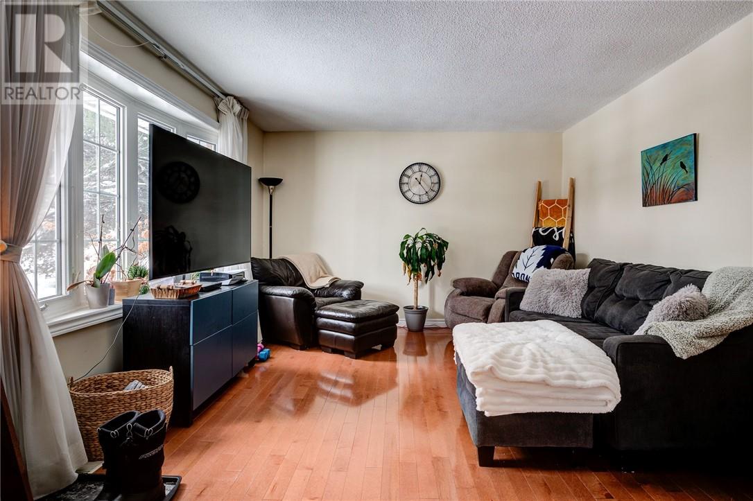 5780 Hwy 69 N, Hanmer, Ontario  P3P 1E9 - Photo 3 - 2126274