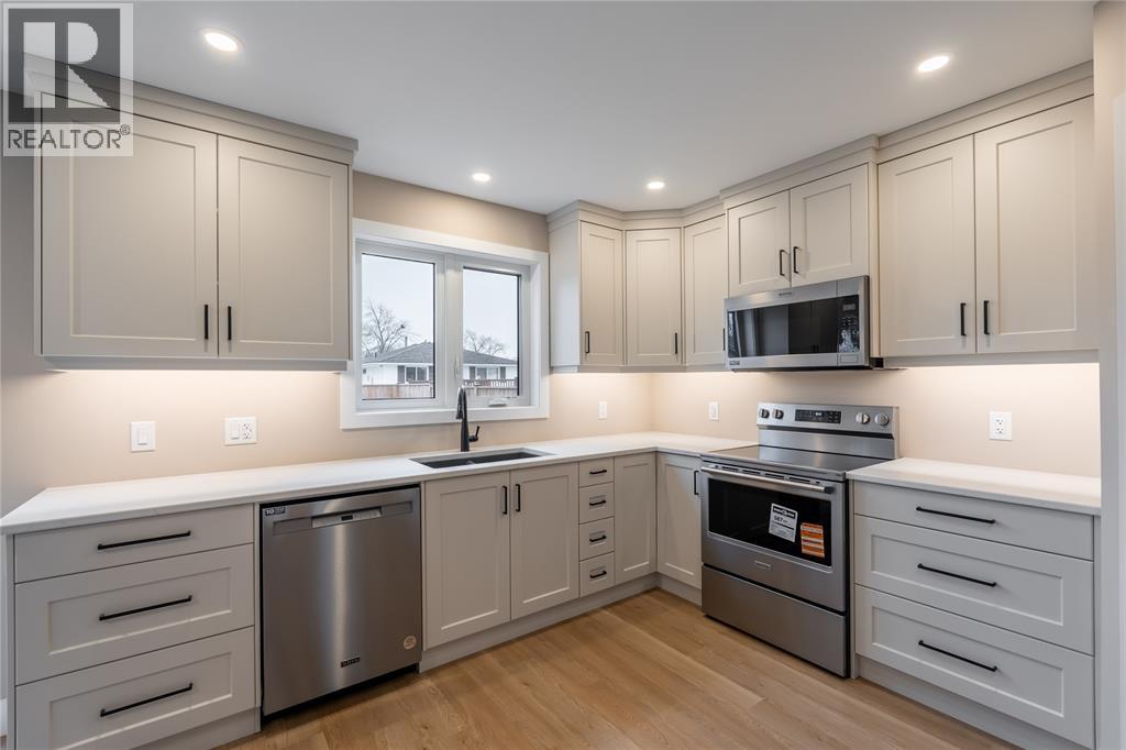 4005 Greenwood Drive, Petrolia, Ontario  N0N 1R0 - Photo 11 - 26001068