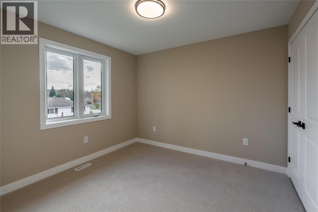 4005 Greenwood Drive, Petrolia, Ontario  N0N 1R0 - Photo 27 - 26001068