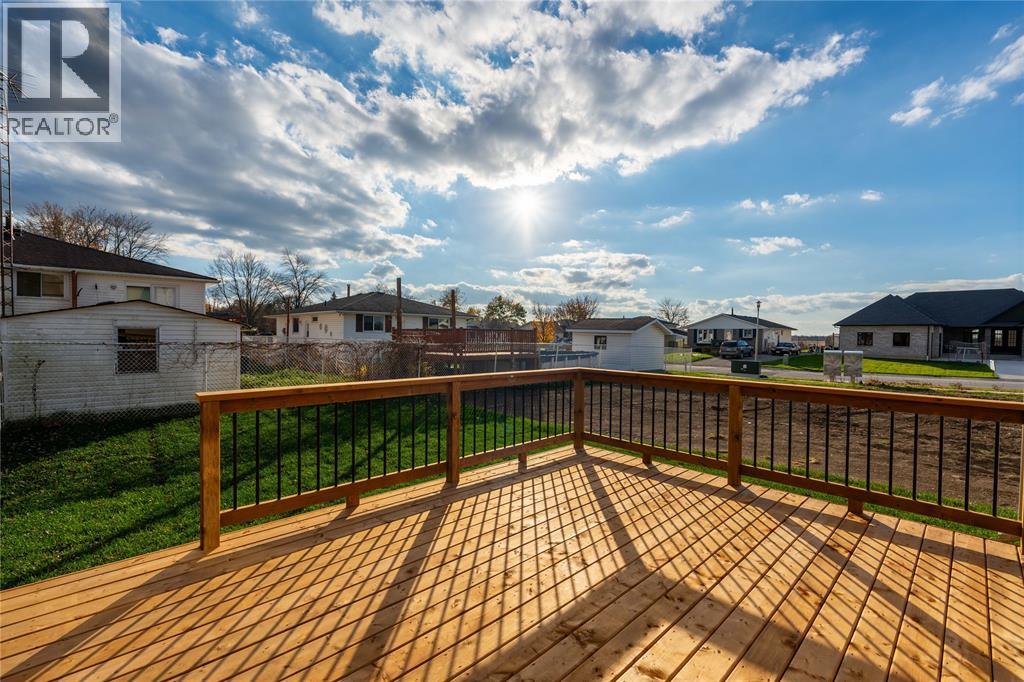 4005 Greenwood Drive, Petrolia, Ontario  N0N 1R0 - Photo 39 - 26001068