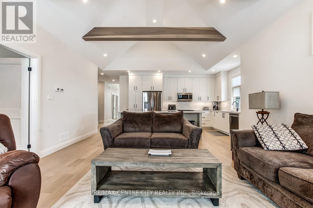 35 - 63 Compass Trail, Central Elgin, Ontario  N5L 0B4 - Photo 12 - X12748224