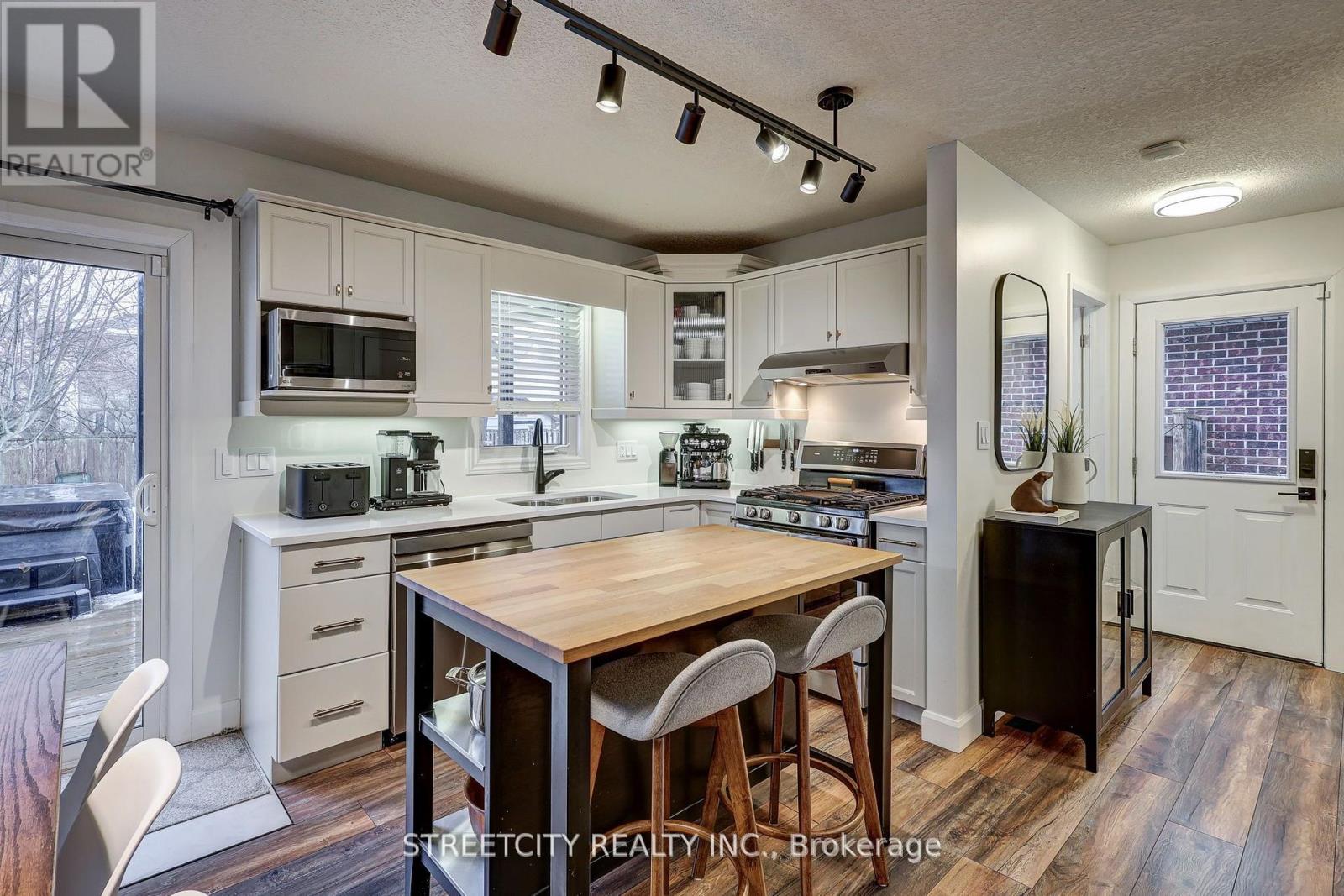 105 Penhale Avenue, St. Thomas, Ontario  N5R 6M3 - Photo 10 - X12748228